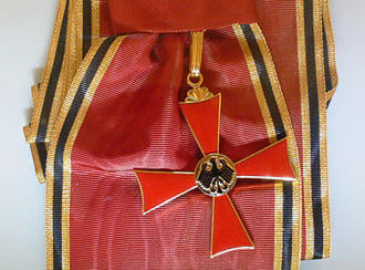 Commander's Cross of the Order of Merit of the Federal Republic of Germany (decoration associated with Tuch)